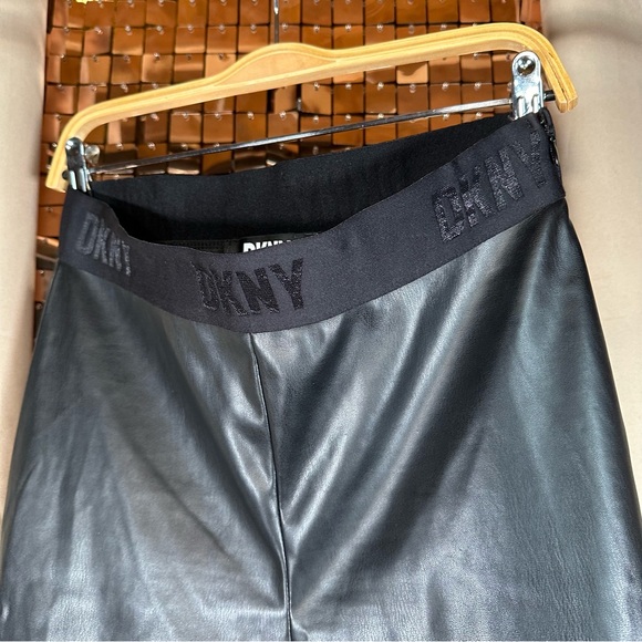 DKNY Jeans Women's Black Faux Highwasited Leather Legging Pants Size Medium - Picture 6 of 8